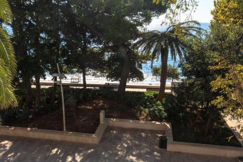 Петровац: LuxBeachFront