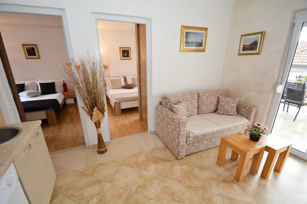 Тиват: Family Apartments