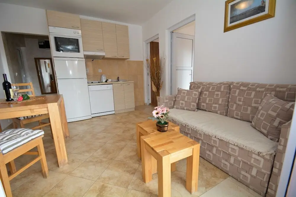 Тиват: Family Apartments
