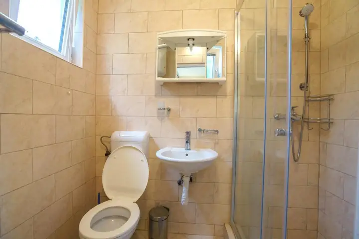 Бар: Apartments Lora