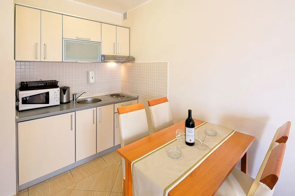 Петровац: Petrovac Holiday Apartments