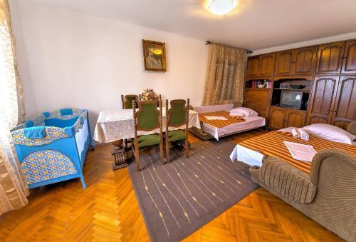 Свети-Стефан: Holiday Home Sankovic