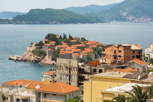 Свети-Стефан: Holiday Home Sankovic