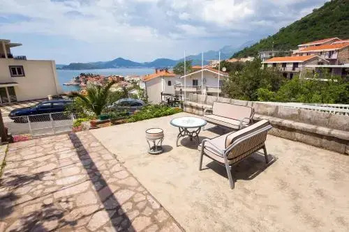 Свети-Стефан: Holiday Home Sankovic