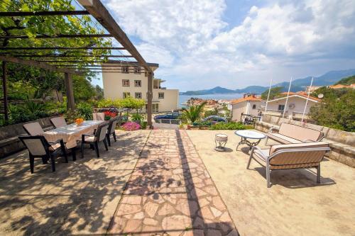 Свети-Стефан: Holiday Home Sankovic