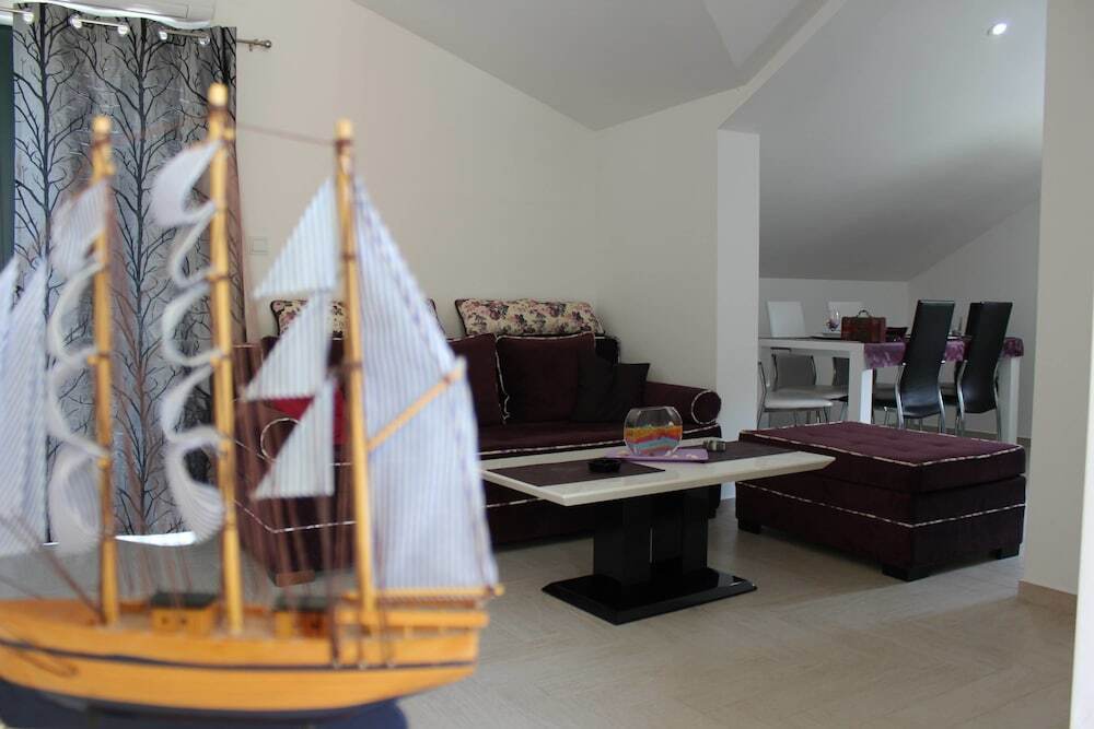Каменари: Apartments 4 Sailors
