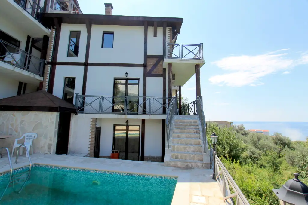 Бечичи: Villa Astra