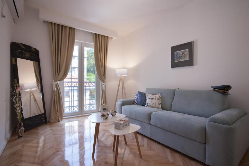 Будва: Apartments Captain's Villa
