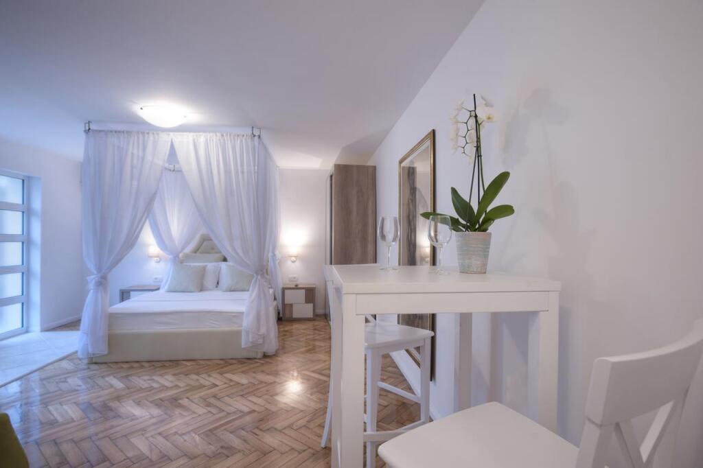 Будва: Apartments Captain's Villa