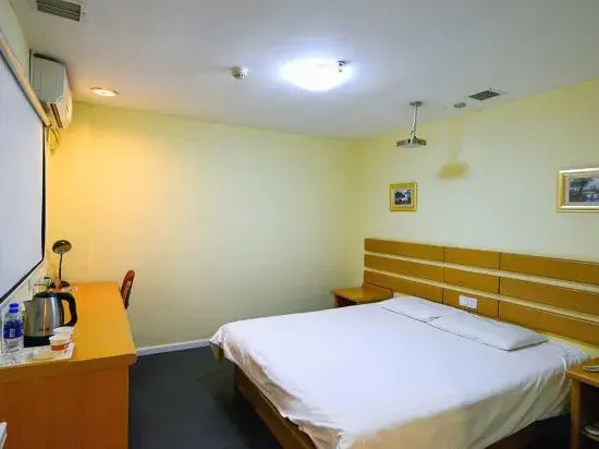 Далянь: Home Inn (Dalian Shandong Road Songjiang Road Metro Station)