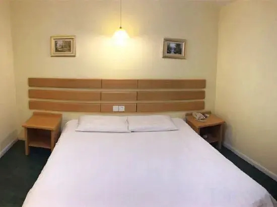 Далянь: Home Inn (Dalian Shandong Road Songjiang Road Metro Station)