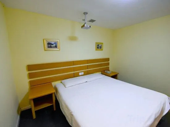 Далянь: Home Inn (Dalian Shandong Road Songjiang Road Metro Station)
