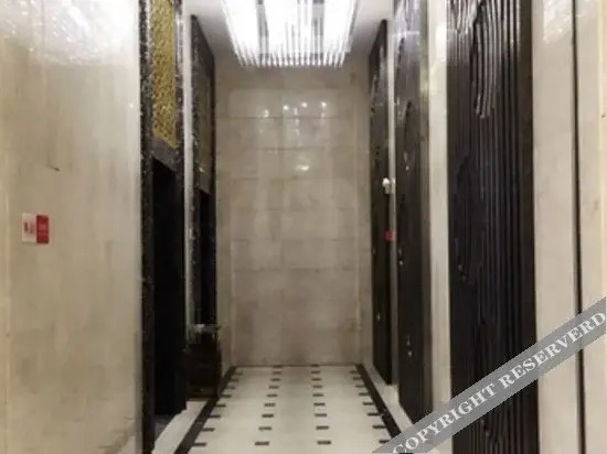 Ичунь: Vienna Platinum Hotel
