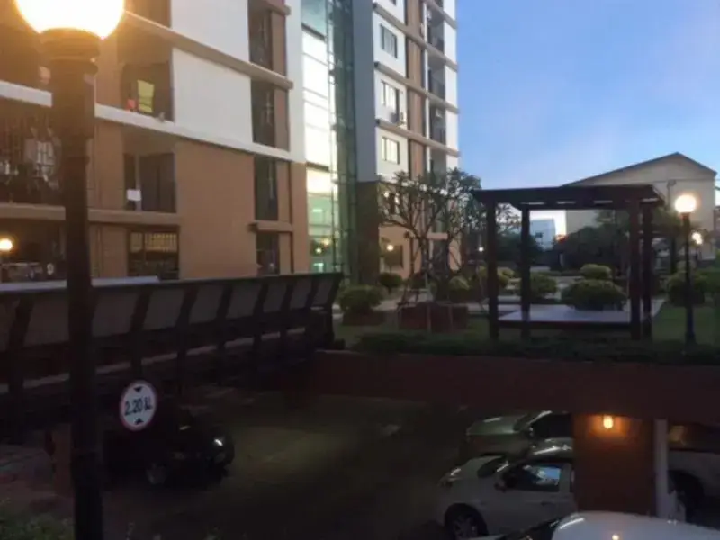Чонбури: The North Park Condo by Jira