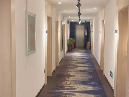 Тайюань: Y  Hotels