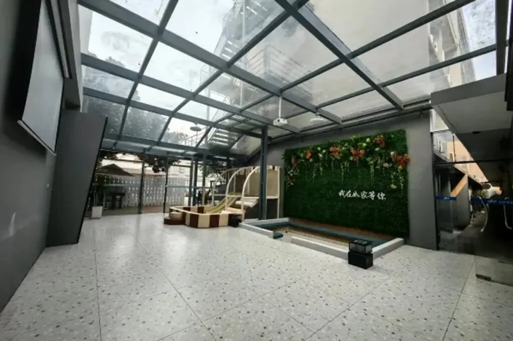 Янчжоу: Motel Hotel (Yangzhou University Slender West Lake)