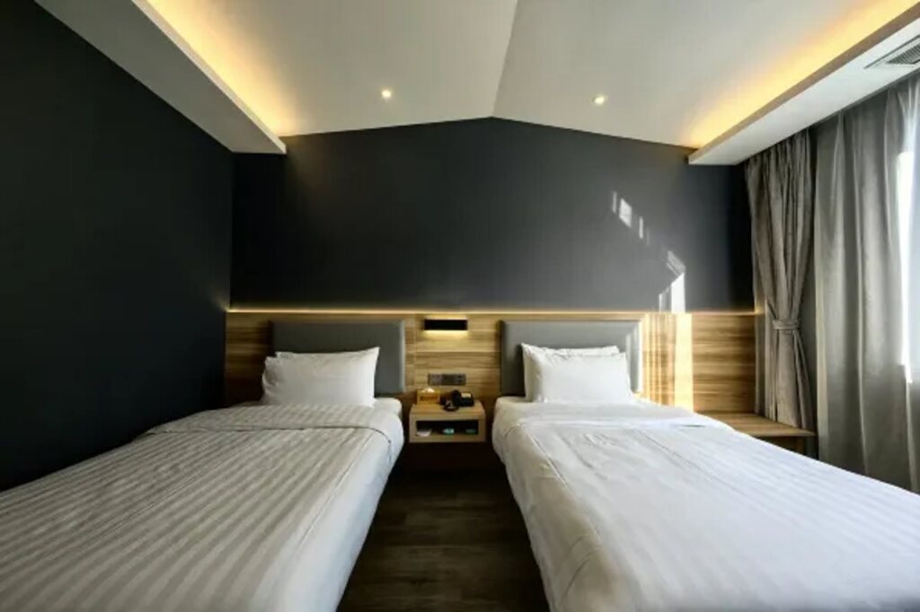 Янчжоу: Motel Hotel (Yangzhou University Slender West Lake)