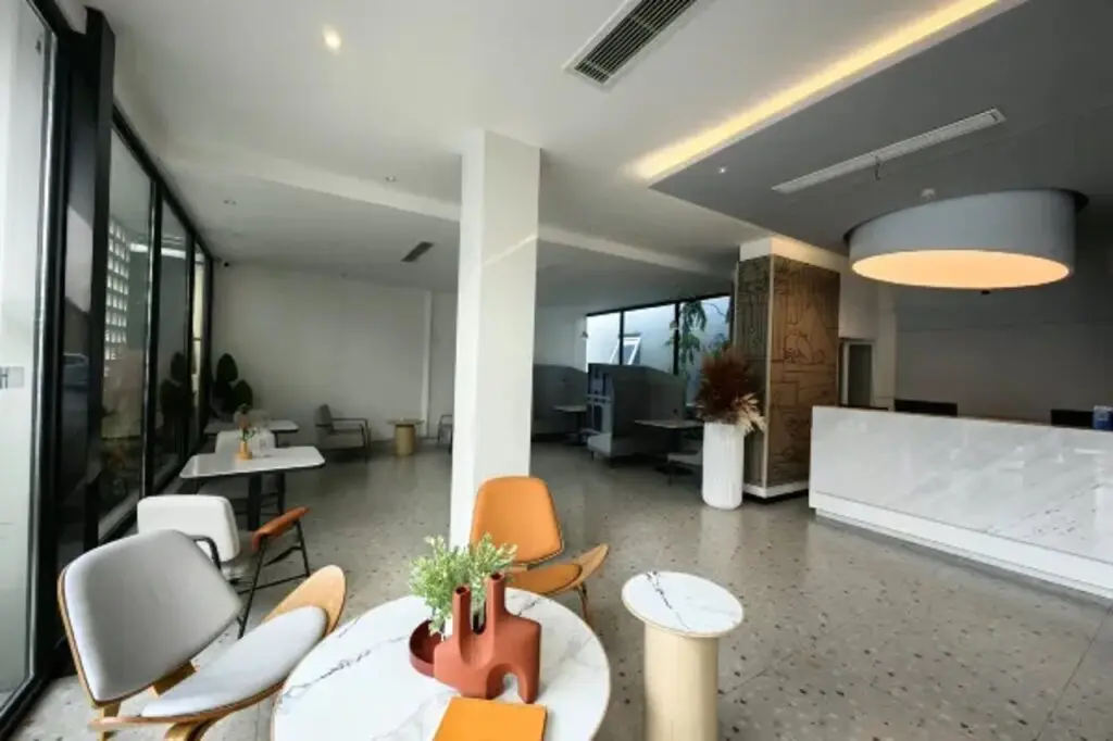 Янчжоу: Motel Hotel (Yangzhou University Slender West Lake)
