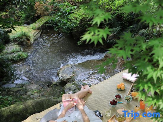 Хучжоу: Anji Jane Eyre Hot Spring B&B