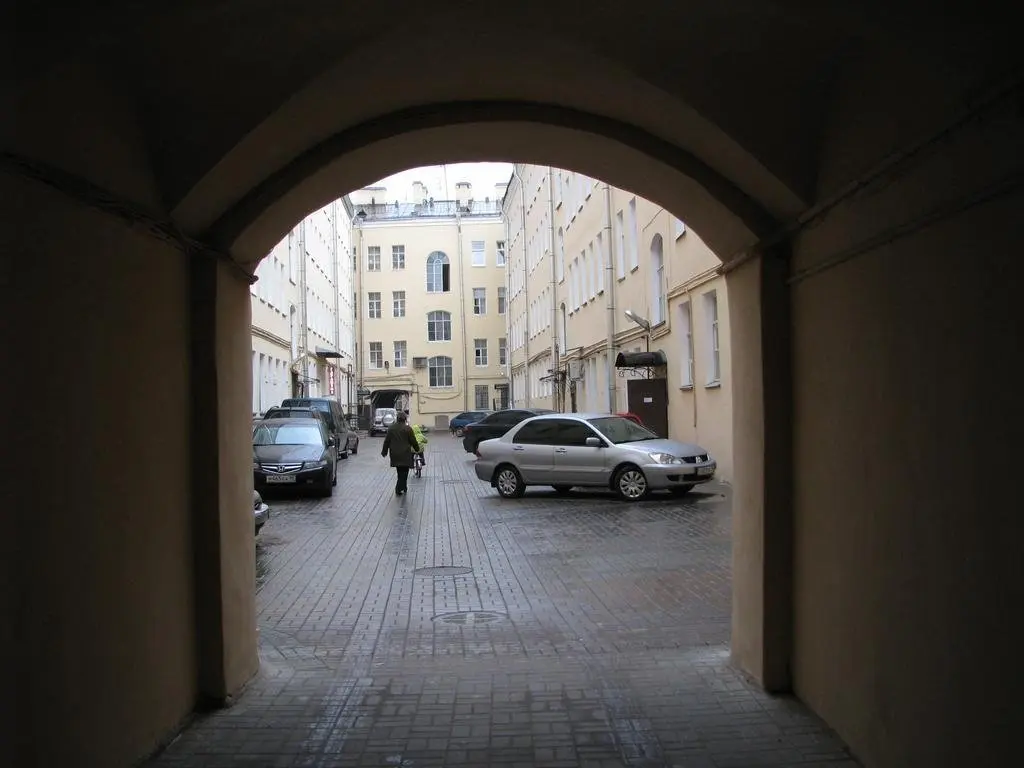 Санкт-Петербург: Рядом с Восстания