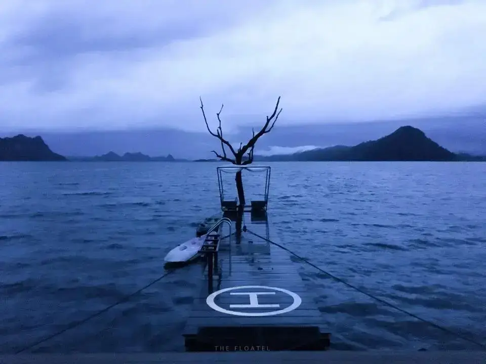 Буенг Сам Пхан: The Floatel - Buntern