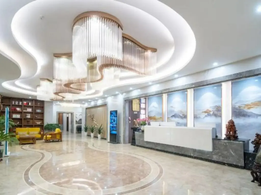 Корла: Landu Hotel