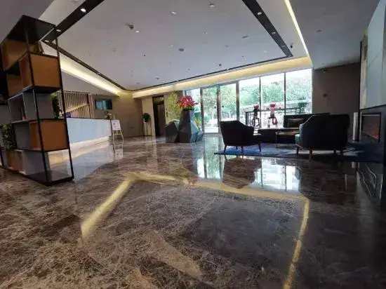 Ухань: Homeinn Selected Hotel (Wuhan Wushang Mengshidai Baotong Temple)