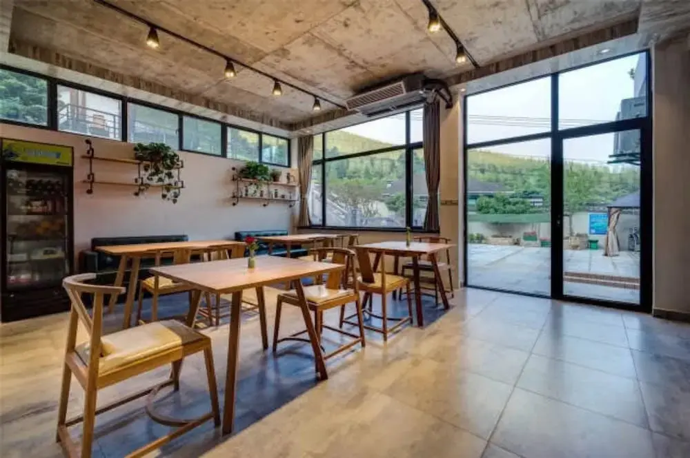 Хучжоу: Huazhuyue·Moganshan Yunjipo Hot Spring Beauty Villa (Houwu Transfer Center Store)
