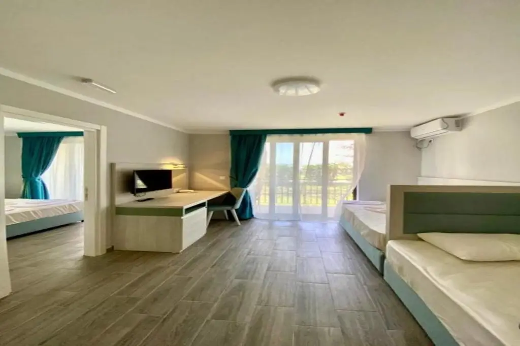Чань: Pearl Beach Resort