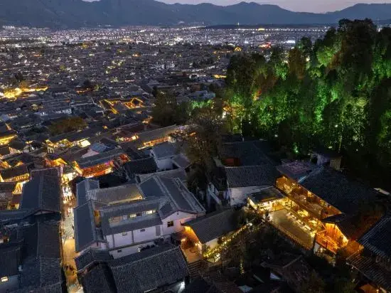 Лицзян: Lijiang Ancient City Meets Jiaren · White Horse Light Luxury · Snow Mountain View Homestay