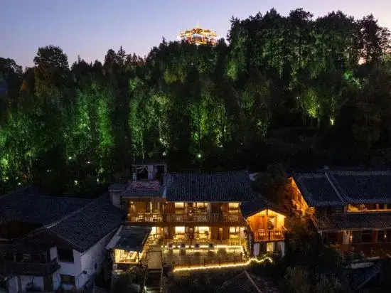 Лицзян: Lijiang Ancient City Meets Jiaren · White Horse Light Luxury · Snow Mountain View Homestay
