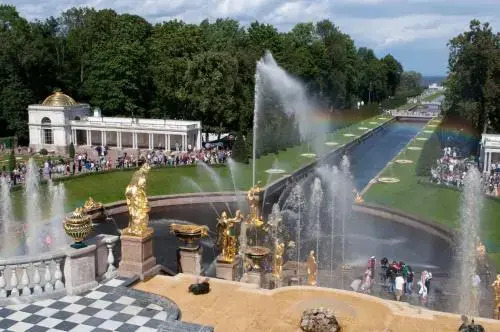 Санкт-Петербург: Studia na Admirala Cherokova