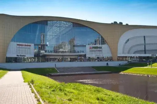 Санкт-Петербург: Studia na Admirala Cherokova