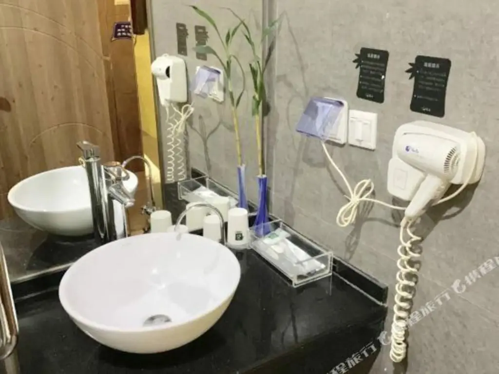 Нанкин: Qingmu Hotel (Nanjing Jiangning Wanda XinTing Road Subway Station)