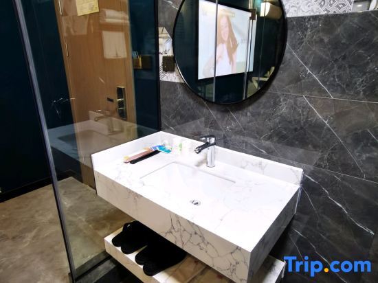 Цзаочжуан: Zaozhuang Ruyue Film Theme Hotel