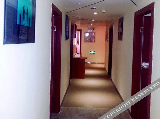 Шэньчжэнь: QQ Hostel