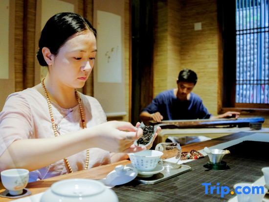 Наньпин: Wuyi Mountain Tea Yinshanfang (Wuyi Mountain Scenic Area Lantangqiao Branch)