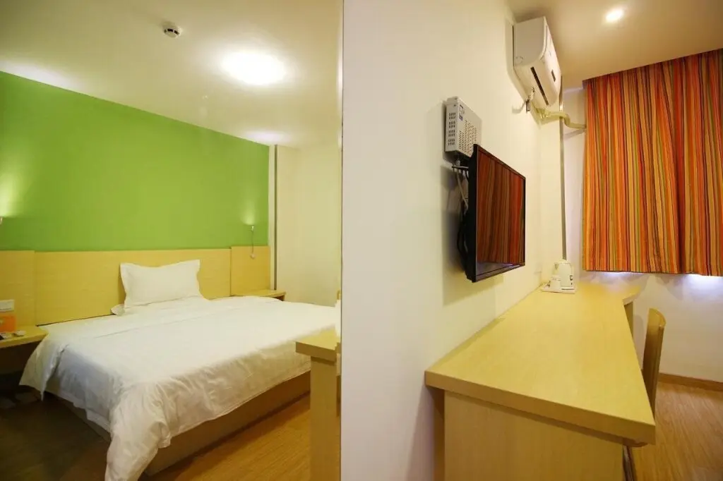 Чжухай: 7Days Inn Chain Hotel (Zhuhai Doumen Daxin Xinduhui Pedestrian Street)