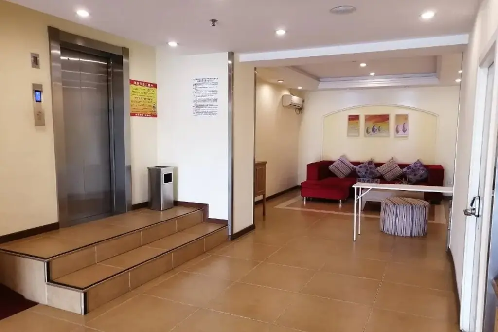 Бэйшоу: Home Inn (Liaoyuan Railway Station Zhanqian Passenger Station)