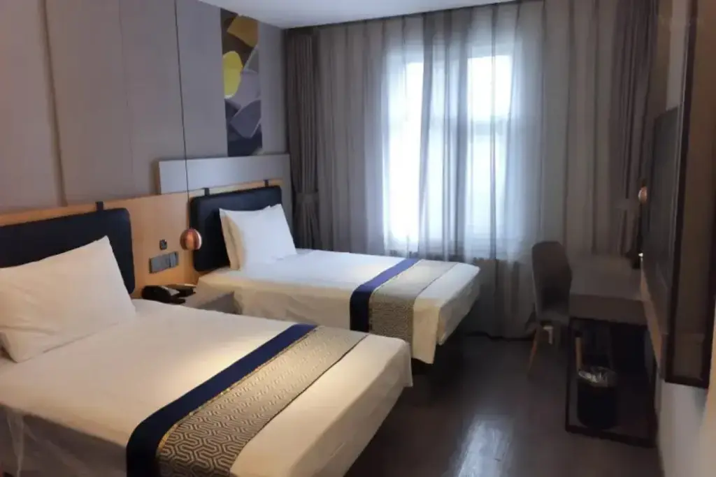 Цицикар: Homeinn Selected Hotel (Qiqihar Longhua Road Dashang Xinmate)