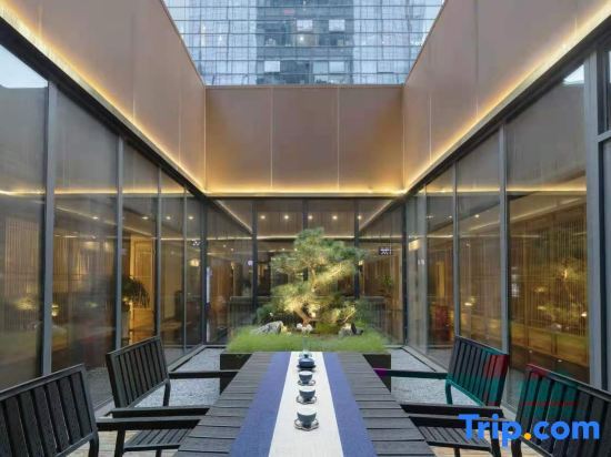 Чжэнчжоу: Zhengzhou East High-speed Railway Station Yunsong Hotel
