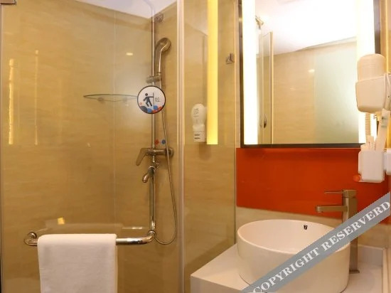 Чэнду: 7 Days Premium Chengdu Chunxi Road Qingshiqiao