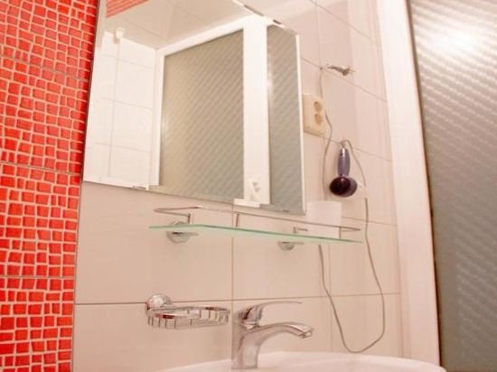 Санкт-Петербург: Apartment 15 Liniya V.O. 22