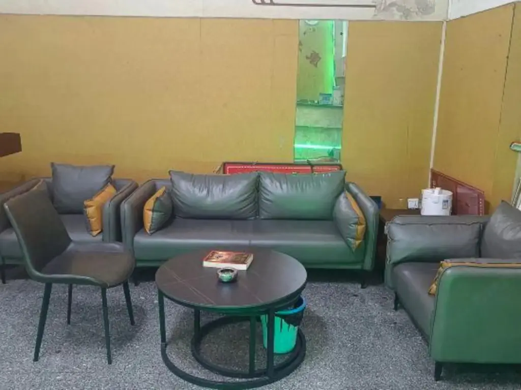 Шэньчжэнь: Kanghua Hotel (Shenzhen Gongming Square Subway Station Branch)