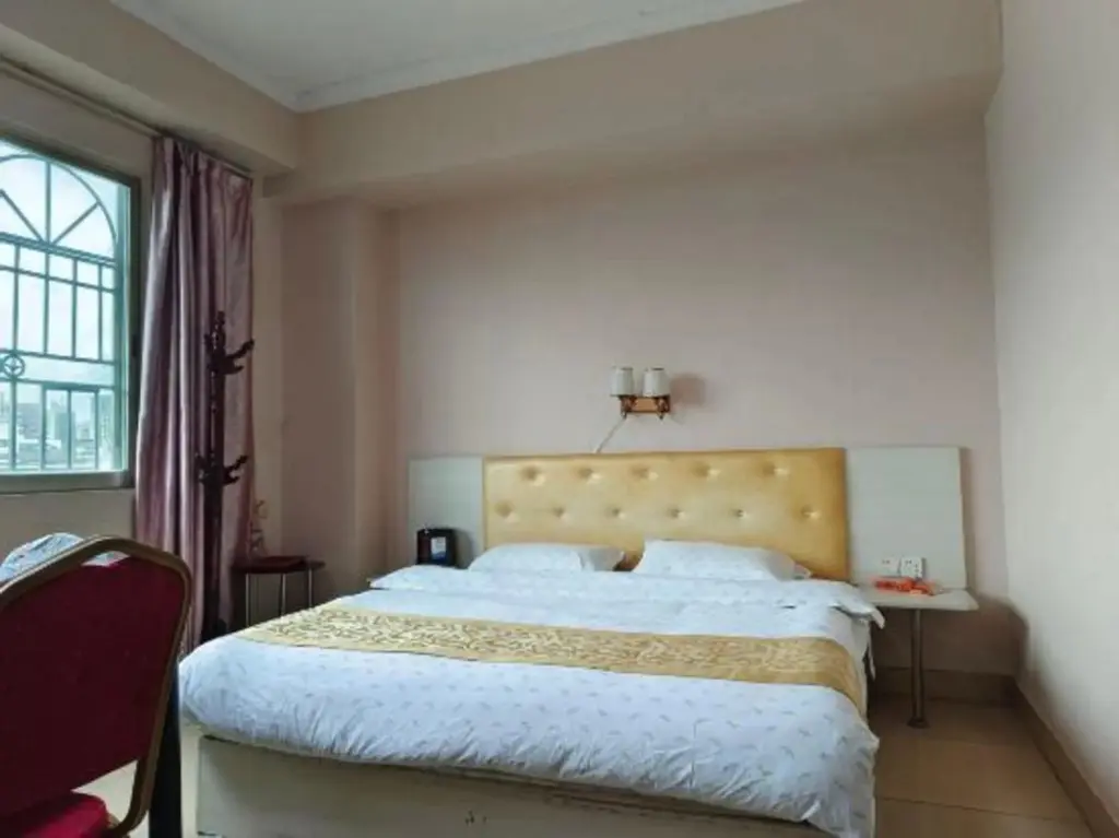 Шэньчжэнь: Kanghua Hotel (Shenzhen Gongming Square Subway Station Branch)