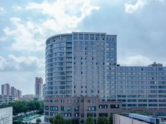 Цзинань: Grace Inn (Jinan Jingqi Weishi'er Harmony Square Provincial Hospital)