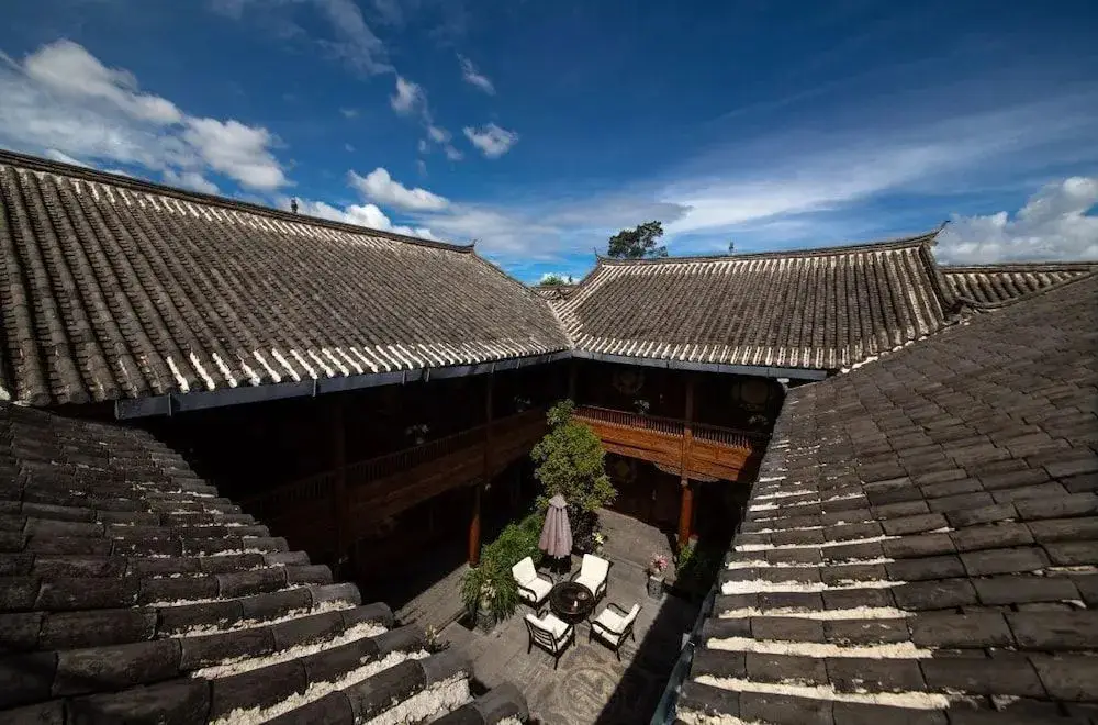 Floral Hotel Lijiang Yishe — фото 1