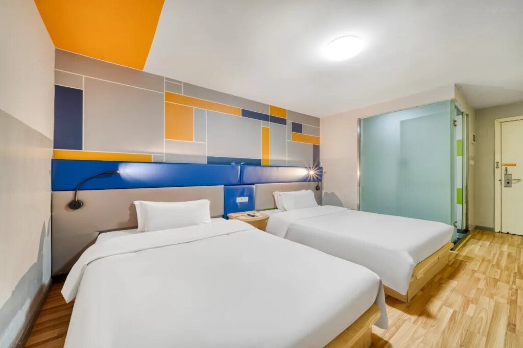 Чэнду: 7Days Inn (Chengdu Sichuan Normal University Chenglong Campus Jingji Harbor)