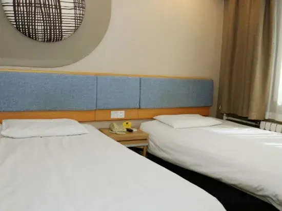 Чжанцзякоу: Home Inns (Zhangjiakou victory of North Street five one square store)