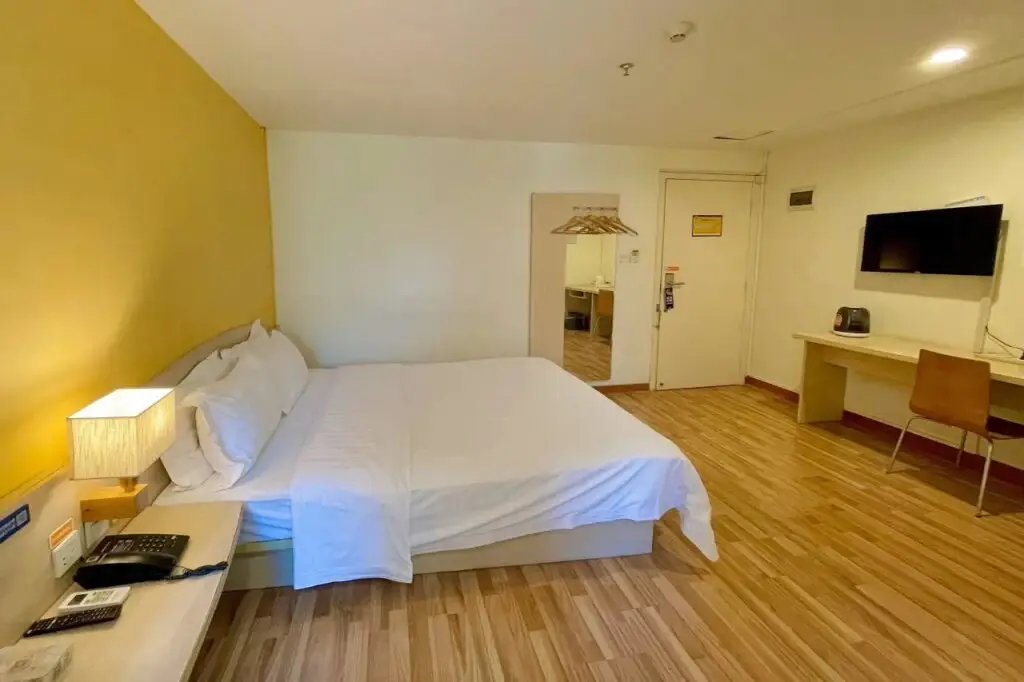 Гуанчжоу: 7 Days Inn (Guangzhou Shiqiao Metro Station Yifa Pedestrian Street)